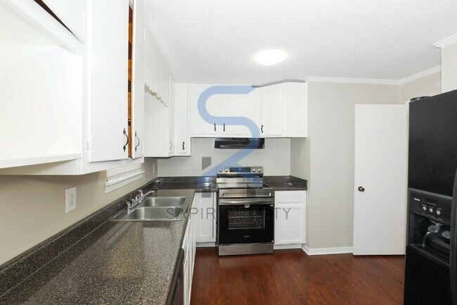 Building Photo - Peaceful Suburban Living Awaits – 3BR/1.5BA Home