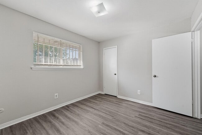 Building Photo - 10407 Lantry Way