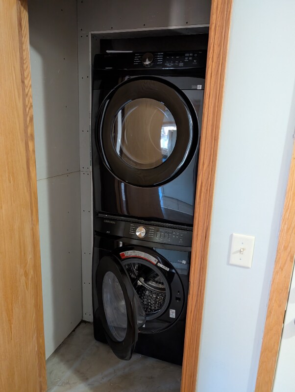 Building Photo - 1010 7th Ave N