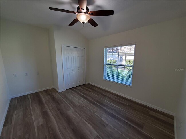 Building Photo - 5262 Far Oak Cir