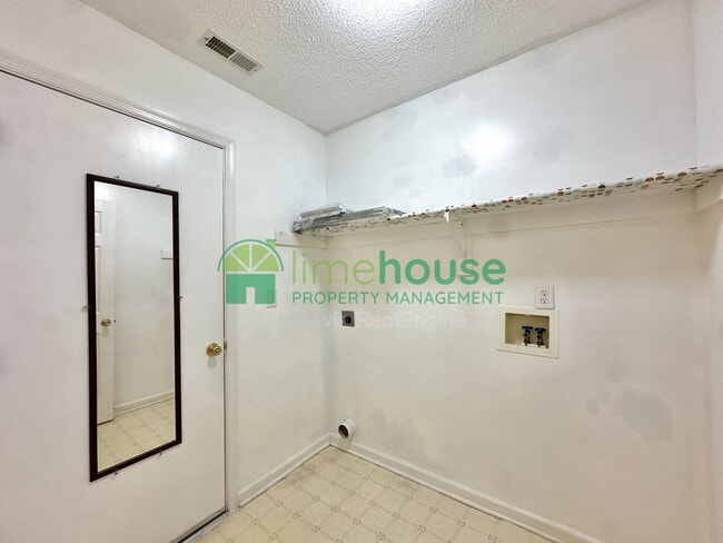 Building Photo - 3097 Polk Dr