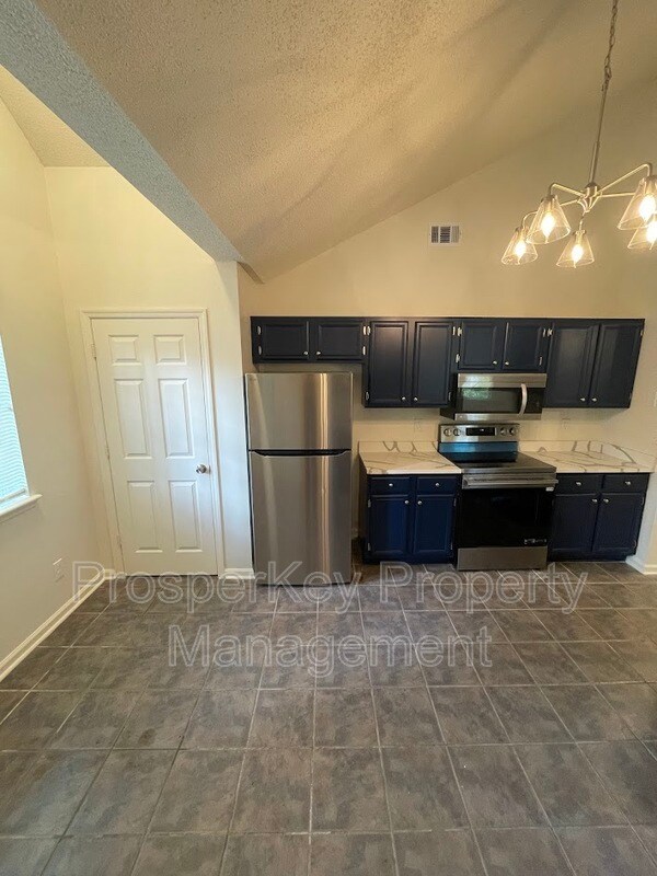 Building Photo - 207 Timber Ridge Dr