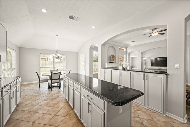 Building Photo - 1330 Leigh Gdns Dr