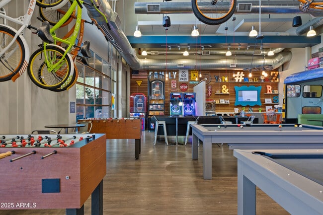 Building Photo - 4658 S Vapor