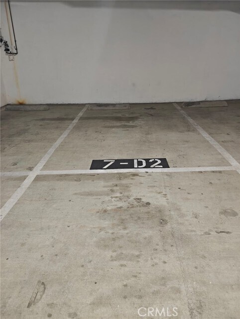 Building Photo - 637 S Fairfax Ave