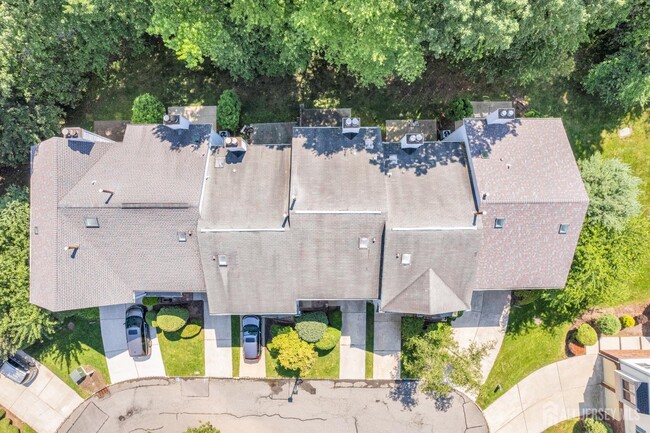 Building Photo - 3604 Springbrook Dr