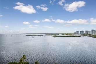 Building Photo - 1 Grove Isle Dr