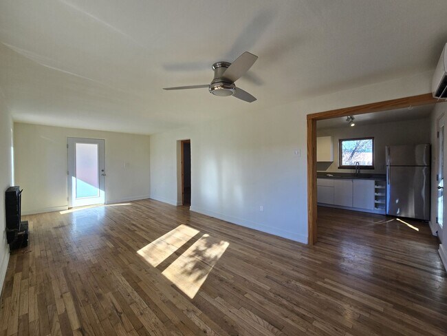 Building Photo - 235 Irvine St