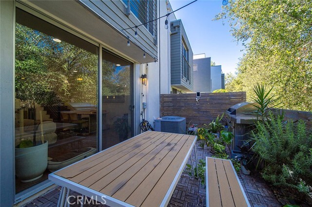 Building Photo - 2511 Via Artis