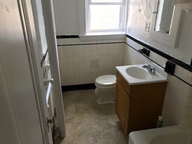 Building Photo - 1810 Commonwealth Ave