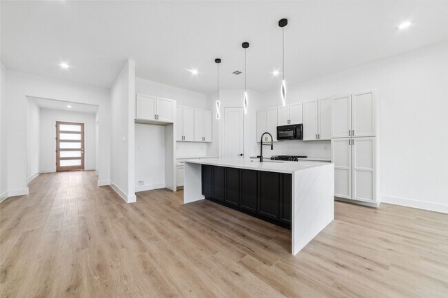 Building Photo - 8106 Talton St