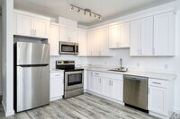 Building Photo - Pre-Lease This Beautiful 1 Bed 1 Bath + Den | In-Unit Washer/Dryer | AC