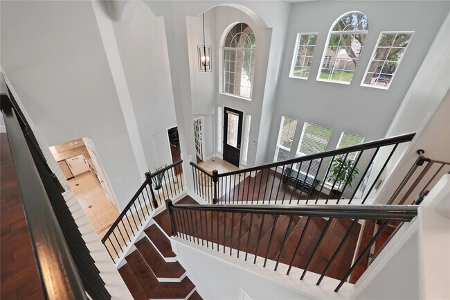 Building Photo - 15714 Stroudwater Ln
