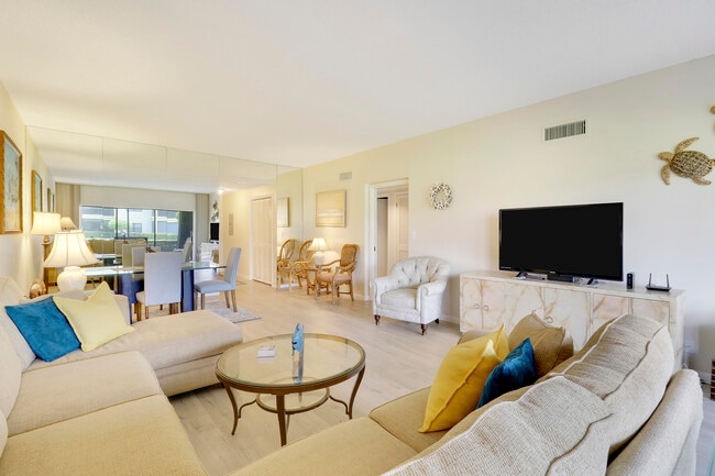 Building Photo - 375 S Beach Rd