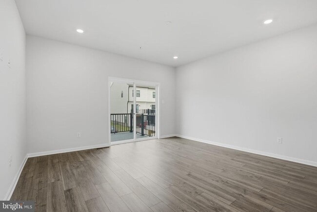 Building Photo - 332 Ensemble Wy