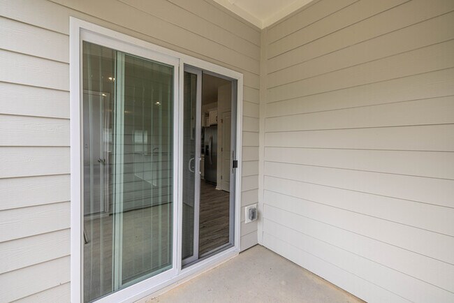Building Photo - 3 Bedroom Townhome Main Street Pineville - MOVE IN SPECIAL