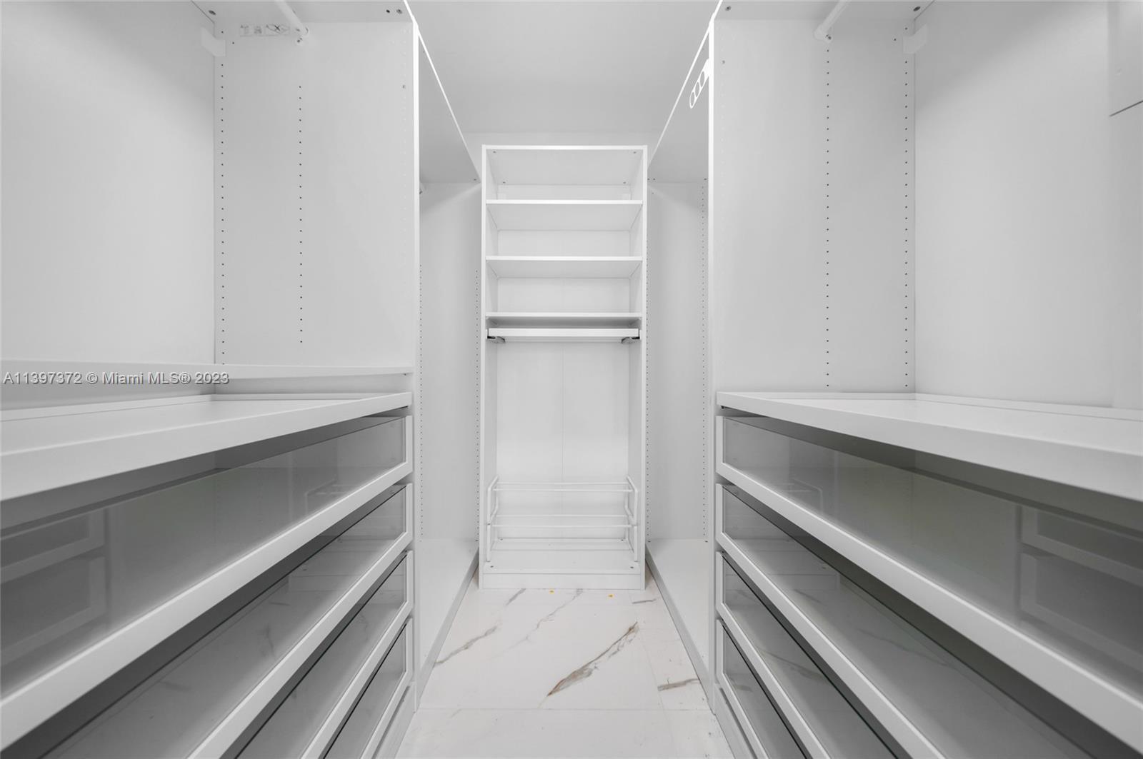 Building Photo - 475 Brickell Ave