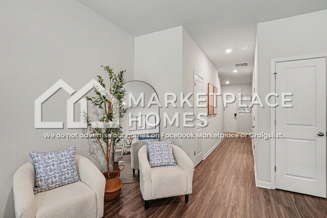 Building Photo - 296 Oakwood Dr NW