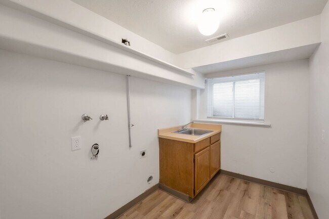 Building Photo - 2237 Karalee Way
