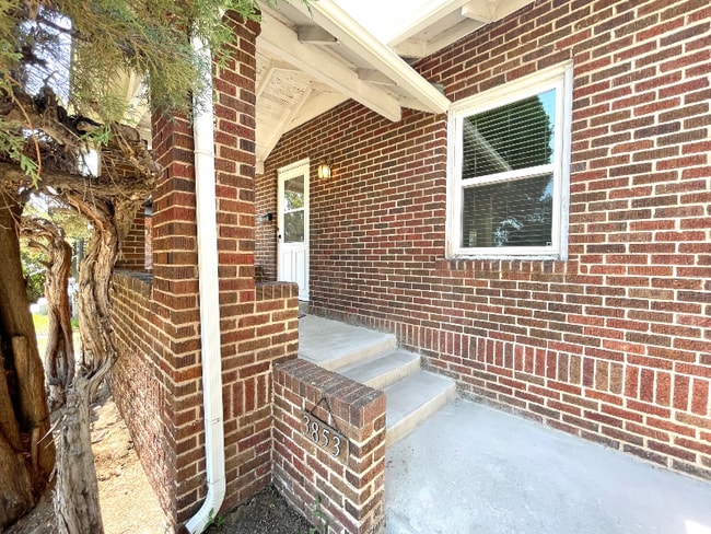 Building Photo - 3853 Julian St