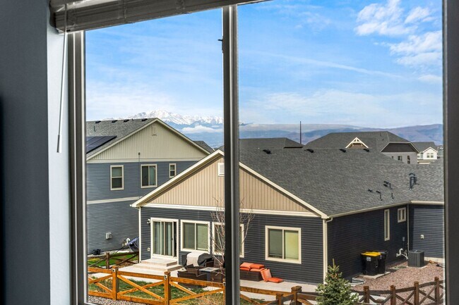 Building Photo - Amazing 2 story in Banning Lewis Ranch