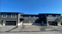Building Photo - Newly Constructed Townhome!