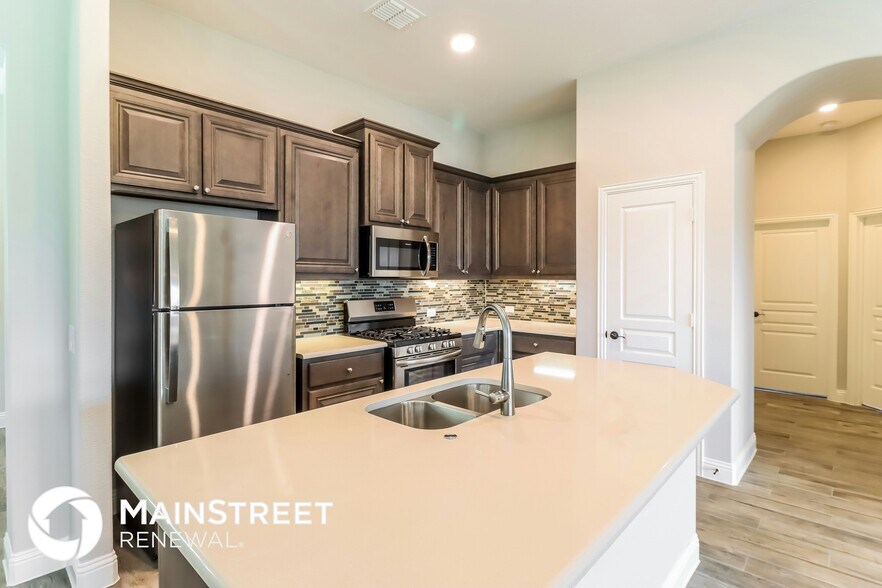 Building Photo - 9013 Conroe Dr