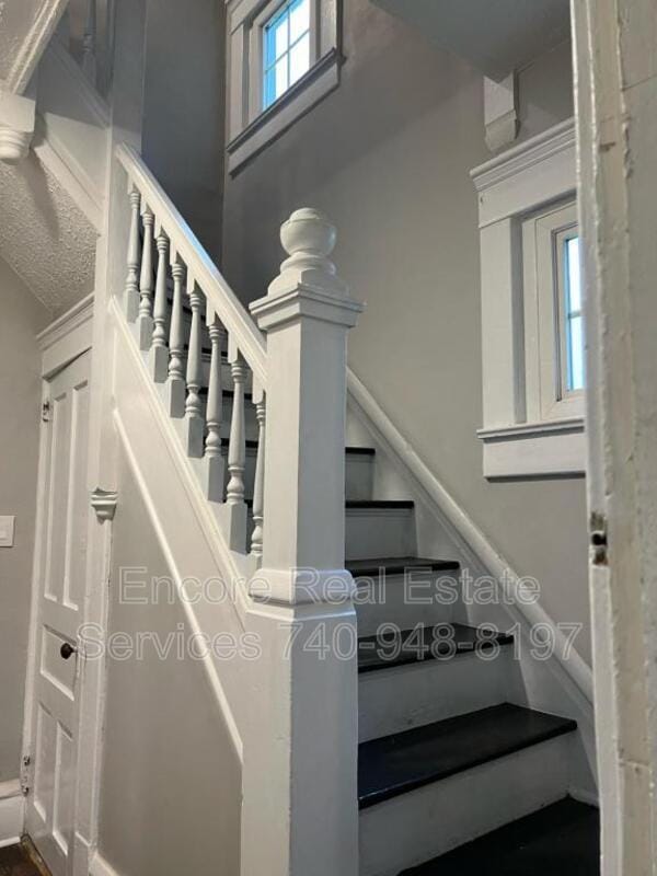 Building Photo - 526 Daniel Ave