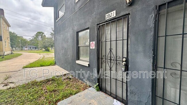 Building Photo - 2821 Moncrief Rd