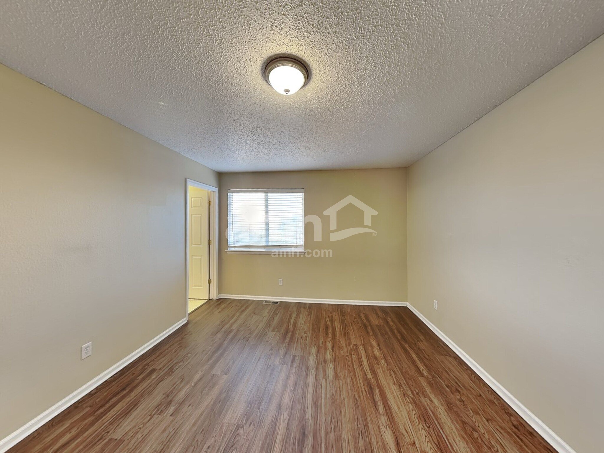 Building Photo - 4096 Netherland St