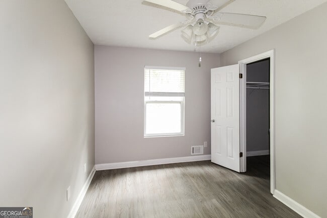 Building Photo - 858 Martin Rd