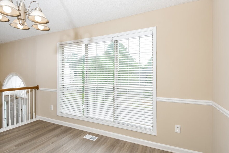 Building Photo - 4820 Wilkie Way NW