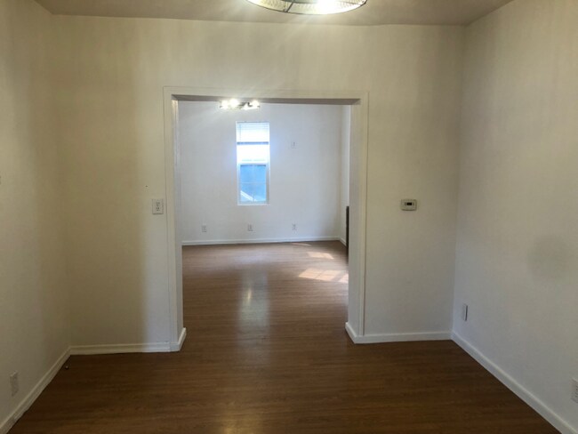 Building Photo - 319 N 19 St