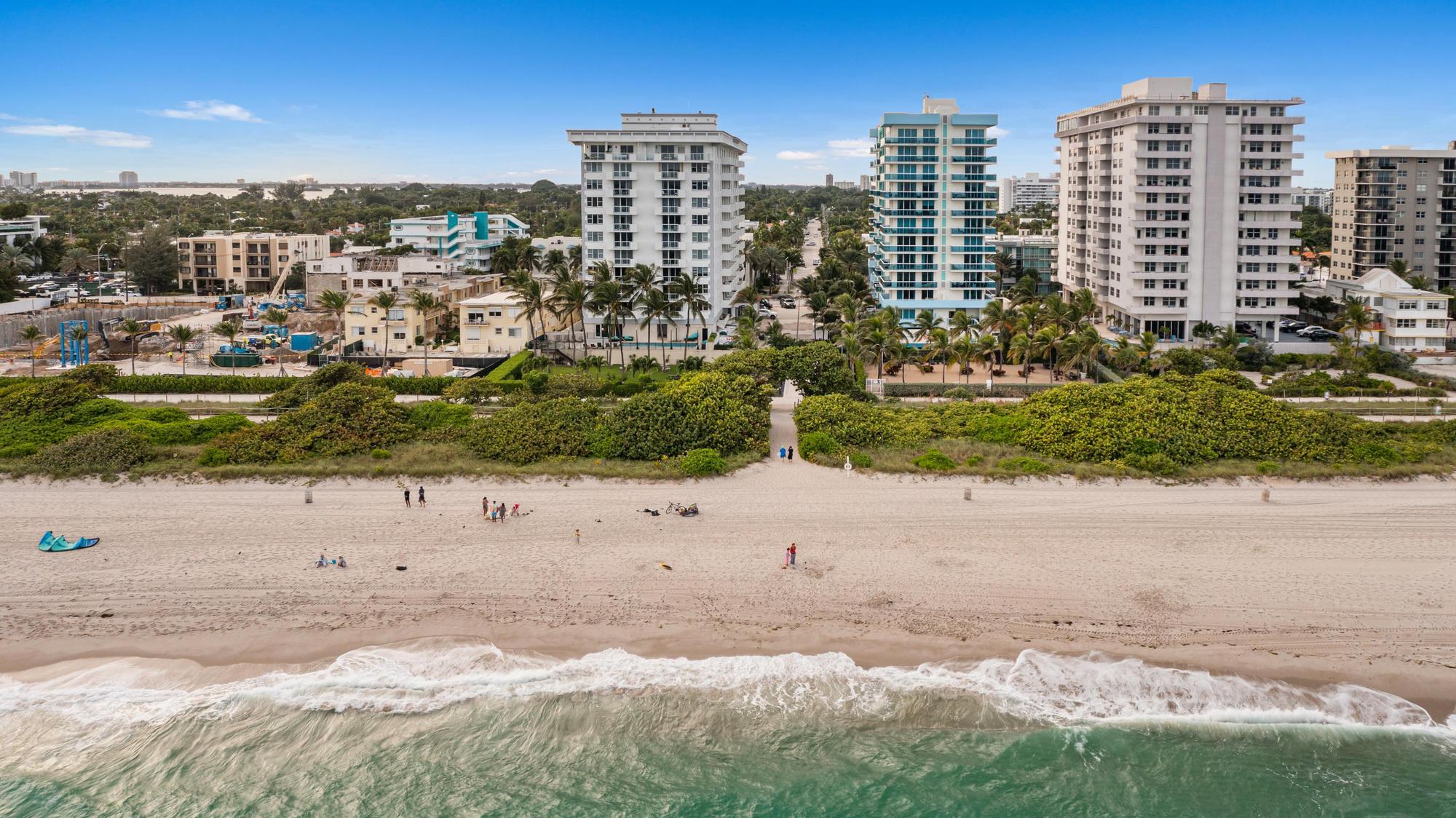 Building Photo - 9172 Collins Ave