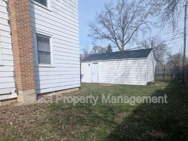 Building Photo - 1523 Curdes Ave