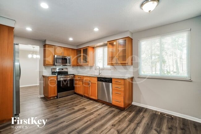 Building Photo - 815 Mcdonell Dr