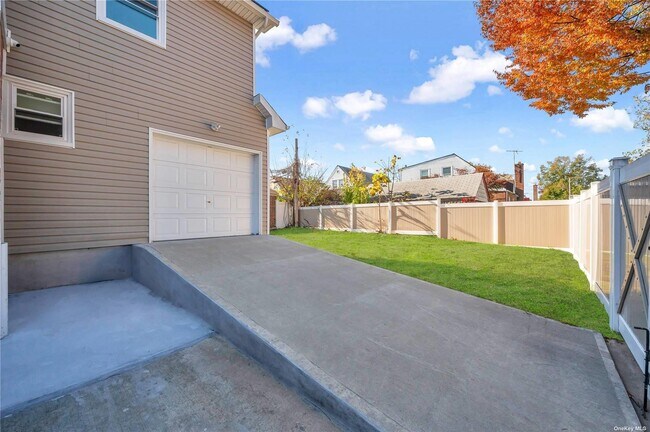 Building Photo - 119-2 226th St