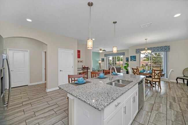 Building Photo - 1614 Moon Valley Dr
