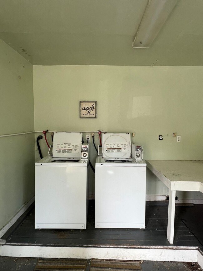 Building Photo - 93754