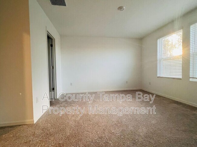 Building Photo - 2187 Hallier Cv