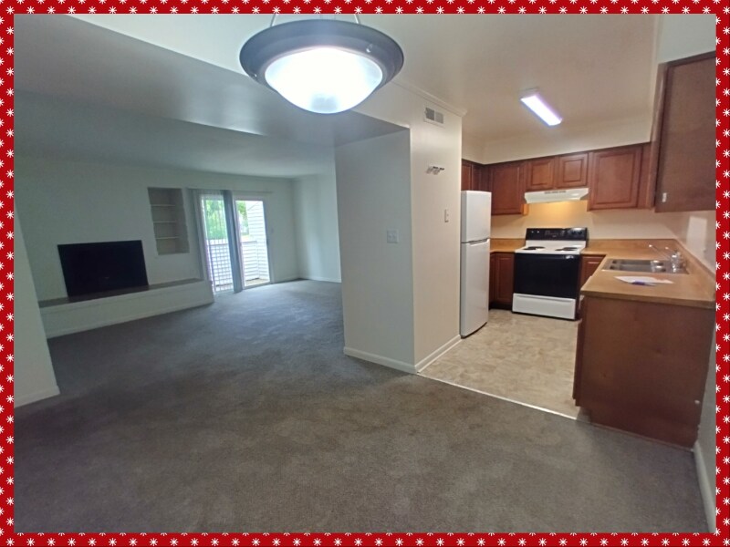 Building Photo - 600 Reusens Rd