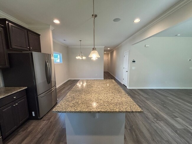 Building Photo - 377 Baymont Dr