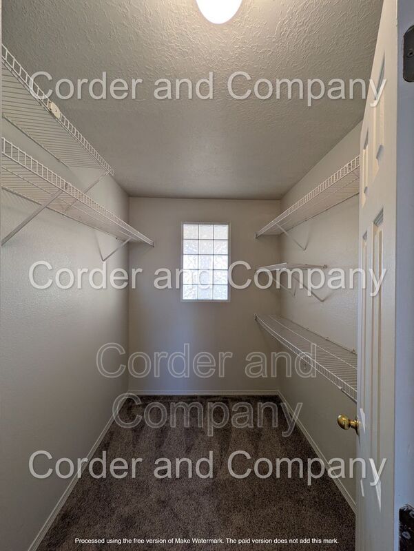 Building Photo - 11243 Campo Del Oso Ave NE