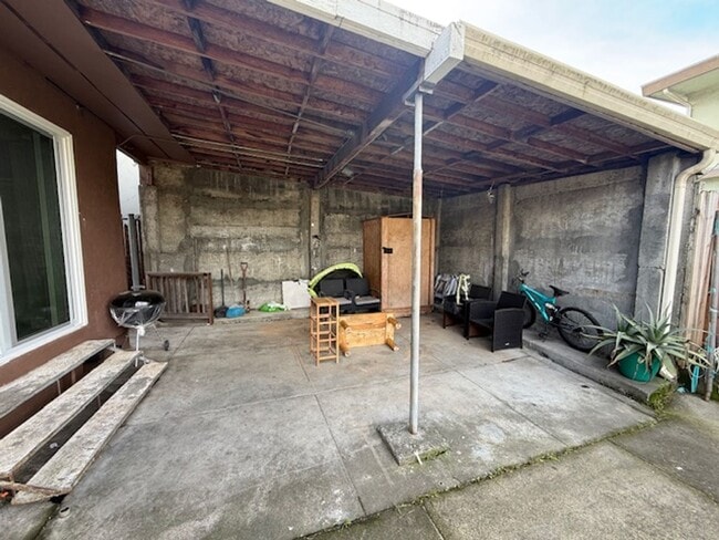 Building Photo - 317 45th St