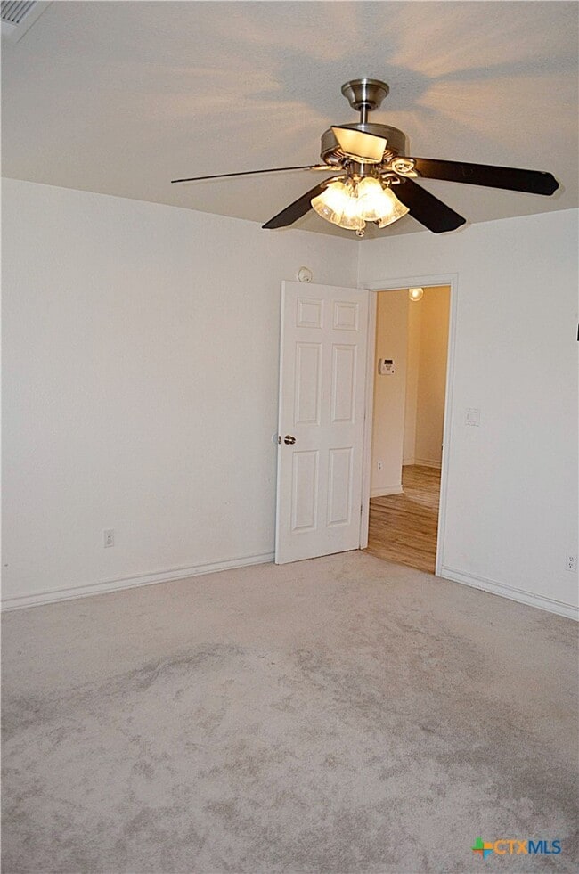 Building Photo - 305 Bermuda St