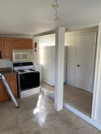 Building Photo - 2830 NE 7th Terrace