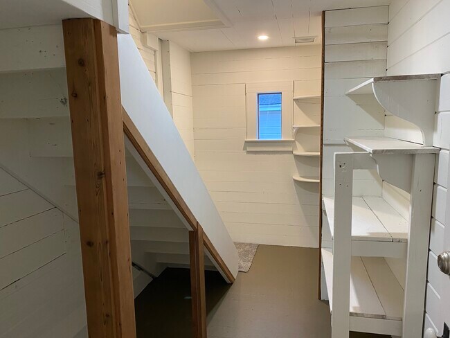 Building Photo - 1655 J St