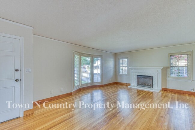 Building Photo - Charming 2BR/1BA Home in South Salinas!