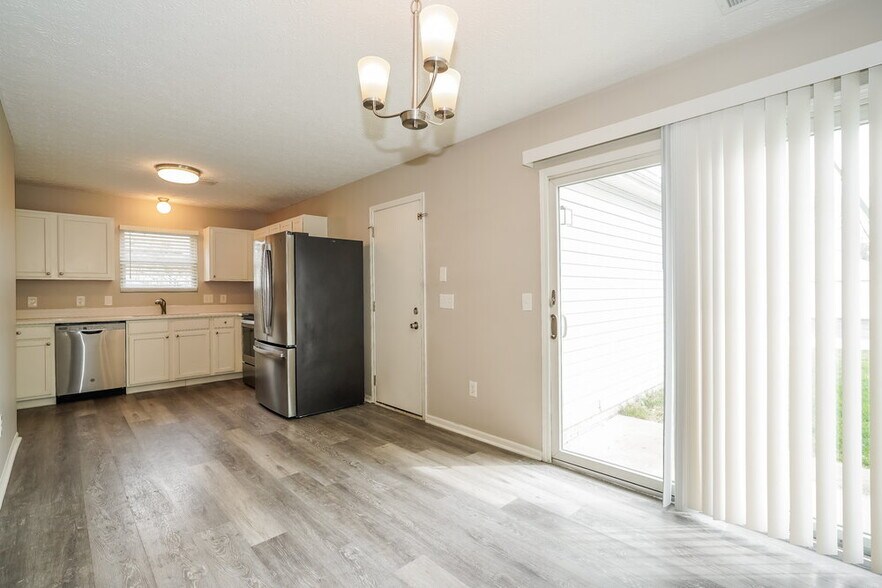 Building Photo - 8752 Arrowtip Ln