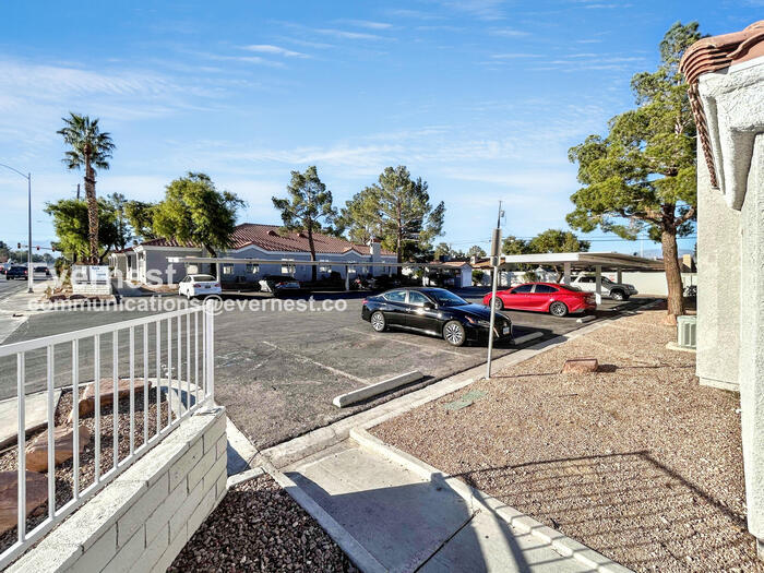 Building Photo - 5922 W Vegas Dr